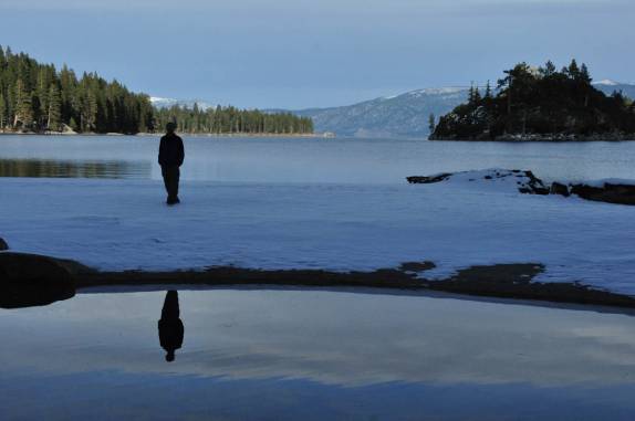 Na orla do Lake Tahoe, na Califórnia, nos Estados Unidos